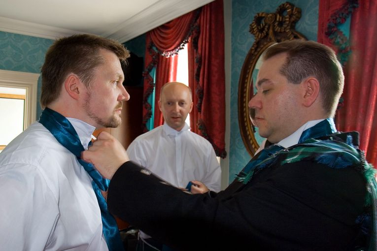 tt_resized_02_Getting ready.jpg