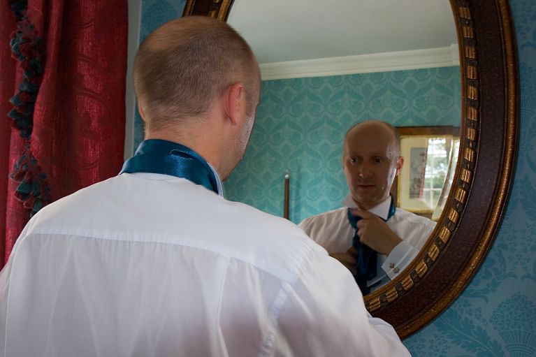 tt_resized_03_Andrew in mirror.jpg