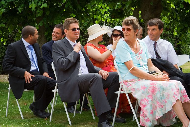 tt_resized_08_wedding guests.jpg
