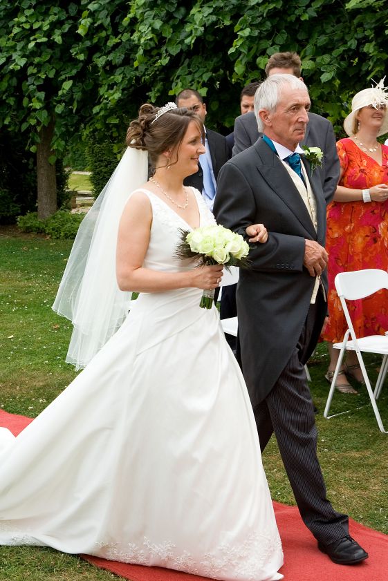 tt_resized_12_Jane walking up aisle.jpg